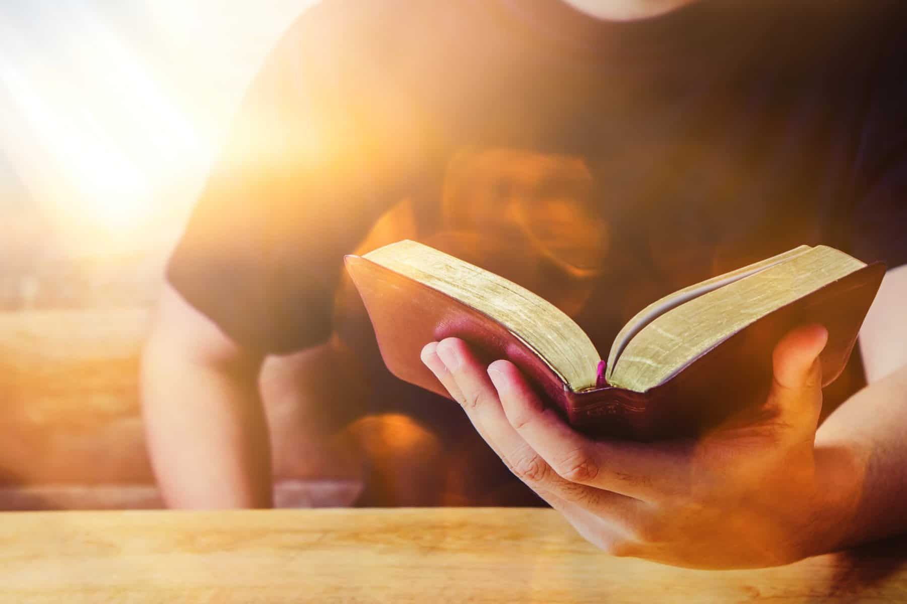 man reads Bible at Nashville rehab center
