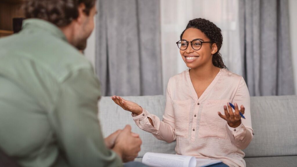 Therapist speaking with a client during depression treatment in Tennessee.